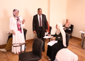 نائب رئيس جامعة الأزهر يتفقد لجان الامتحانات بكليات فرع البنات