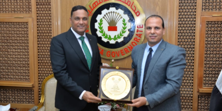 محافظ الدقهلية يهنئ كلية أصول الدين بالمنصورة بحصولها على شهادة الجودة والاعتماد