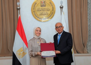 «حجازي» يوجه بإعفاء طلاب مدرسة البشائر الدولية  من المصاريف الدراسية للمواد المتفوقين بها