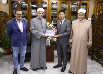 سفير سلطنة بروناي بالقاهرة يشيد بجهود الأزهر الشريف في نشر الوسطية والاعتدال في العالم