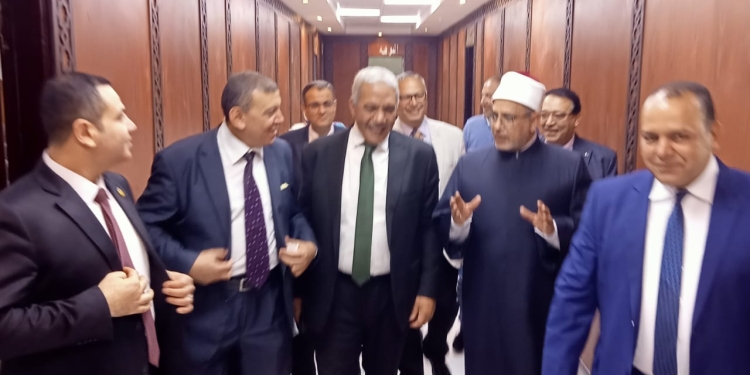 رئيس جامعة الأزهر يتفقد أعمال التطوير والتجديد بمستشفى باب الشعرية الجامعي