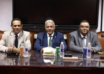 نائب رئيس جامعة الأزهر يفتتح ورشة عمل حول استخدام الميكروسكوب الإلكتروني في تطبيقات تكنولوجيا النانو