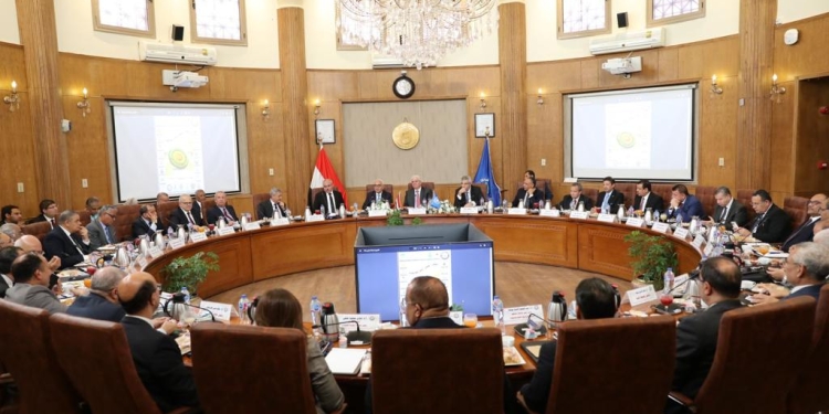 تنسيق الشهادات المعادلة 2023..95٪ للطب و 90٪ للاسنان والصيدلة