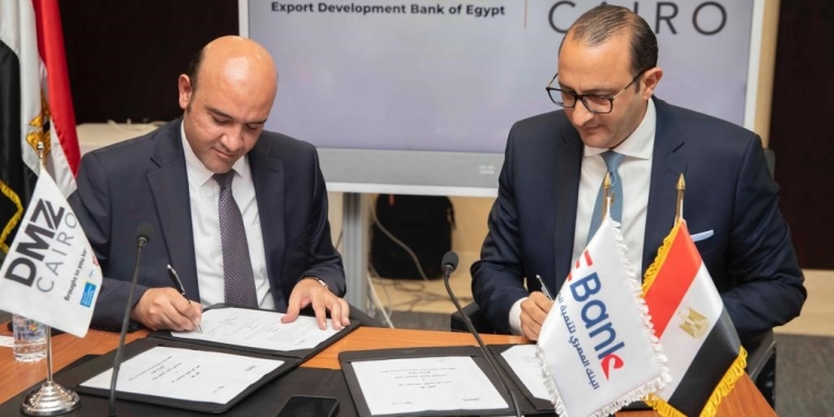 اتفاقية تعاون بين حاضنة أعمال “دى إم زي” التابعة لمؤسسة الجامعات الكندية والبنك المصري لتنمية الصادرات