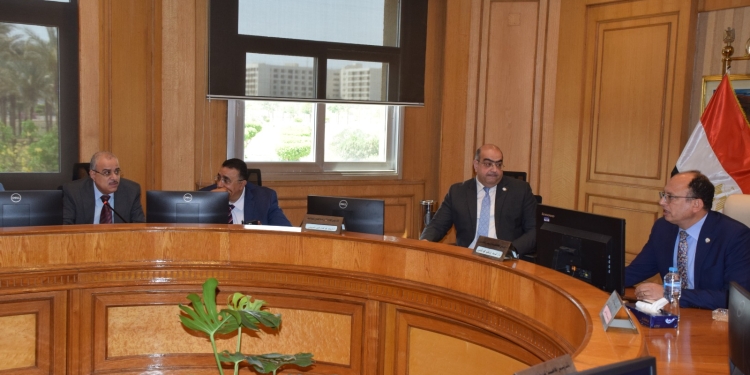 خطة جامعة حلوان للتحول الإلكتروني للكتاب الجامعي