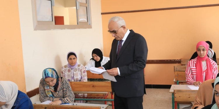 بسبب كتابة البيانات.. مطالب عاجلة لأهالي طلاب الثانوية العامة 2023 قبل الحغرافيا والكيمياء