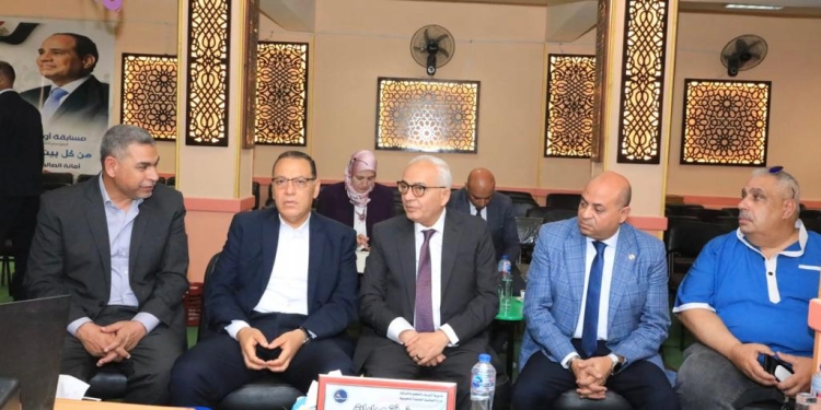 «حجازي» يزور محافظة الشرقية لمتابعة امتحانات الثانوية العامة ويوجه بمراجعة الكاميرات