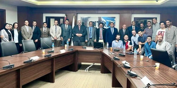 وزير التعليم العالي يؤكد أهمية نشر الوعي والثقافة لتكنولوجيا الفضاء