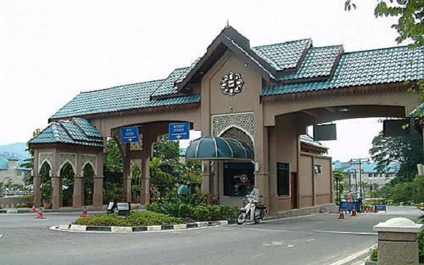 تعرف على المنح الدراسية لطلاب الثانوية 2024