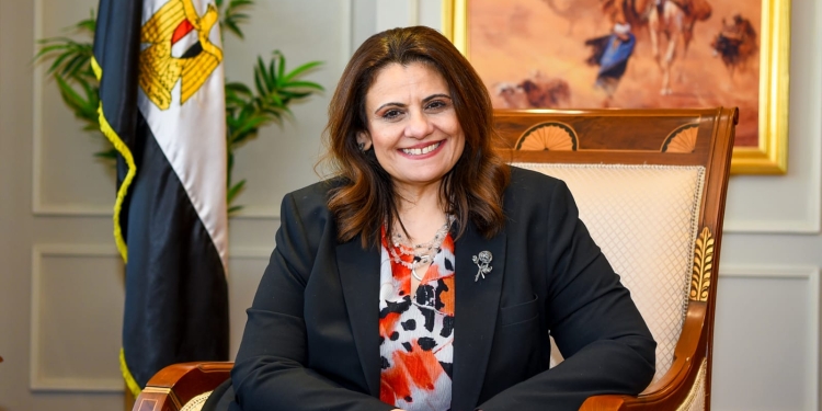 السفيرة سهى الجندى وزيرة الهجرة