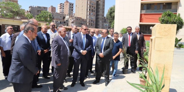 رئيس جامعة عين شمس يفتتح أعمال التطوير بكلية الزراعة