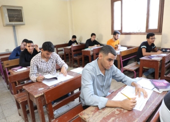 "التعليم" تحسم الجدل.. امتحان أكتوبر 2025 لطلاب الثاني الثانوي ورقي أم إلكتروني؟