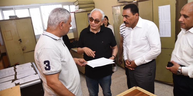 التربية والتعليم: تفتيش طلاب الثانوية العامة 2023 أثناء الامتحان وتحويل هذه الفئة إلى النيابة العامة