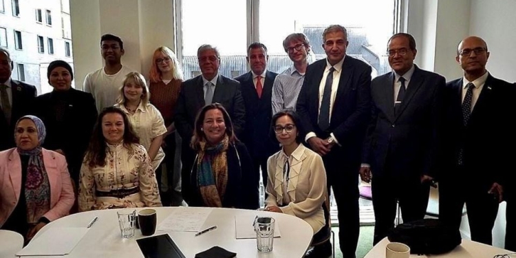 المتيني يشارك في زيارة وفد القيادات الجامعية لبحث آليات التعاون مع جامعة لندن