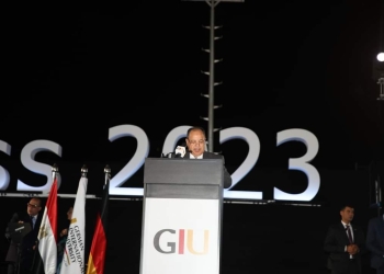 وزير المالية فى الجامعة الالمانية الولية ( تراهن على شبابنا)