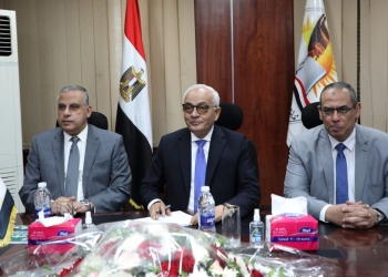 بسبب التفاضل .. إحالة رئيس اللجنة ومراقب أول اللجنة بمدرسة بالزقازيق للتحقيق