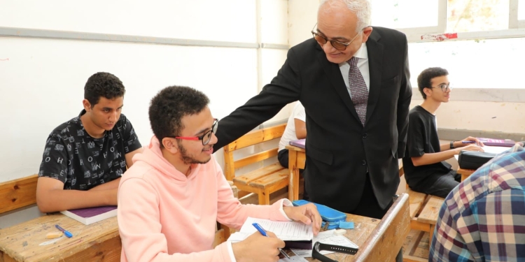 قبل الامتحان بساعات.. النصائح النهائية للحصول على أعلى الدرجات في عربي الثانوية العامة 2024