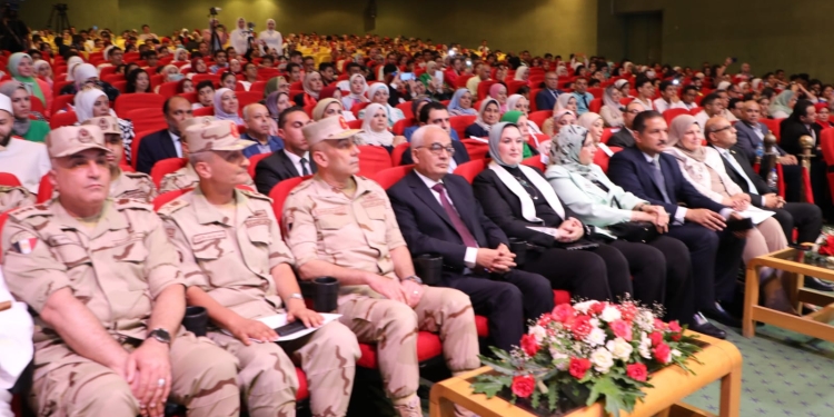 حجازي: لا ننسى أسر الشهداء وتقدم لهم الخدمات الهامة فى التعليم
