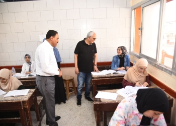 التربية والتعليم: تفتيش طلاب الثانوية العامة 2023 أثناء الامتحان وتحويل هذه الفئة إلى النيابة العامة