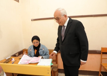 الثانوية العامة 2023.. إحالة رئيس لجنة ومراقب أول للتحقيق العاجل بسبب صورة داخل دورة مياه