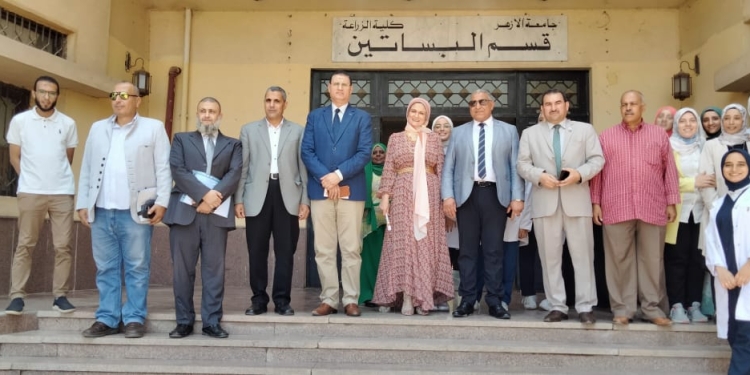 نائب رئيس جامعة الأزهر يشيد بالدورات التدريبية لرفع الوعي خلال الإجازة الصيفية