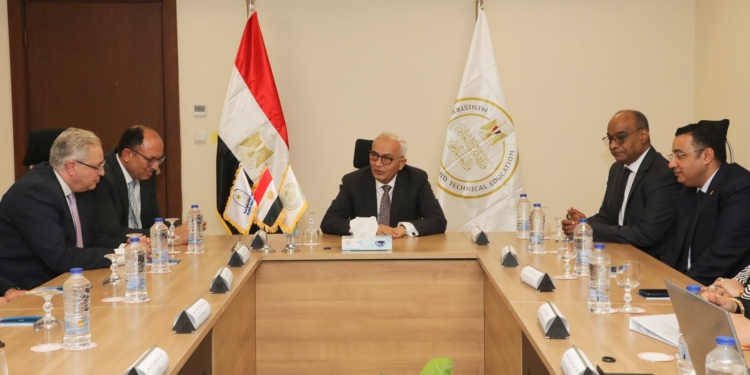 بروتوكول تعاون لتقديم "الدبلومة المهنية للقيادة التربوية" بمبادرة ١٠٠٠ مدير مدرسة