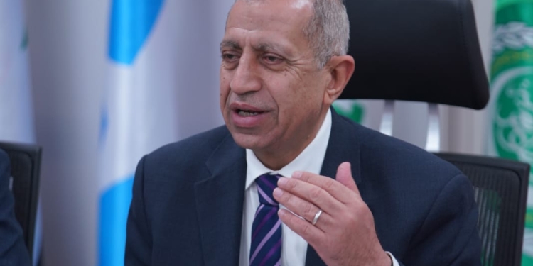 رئيس الأكاديمية العربية يزف بشري سارة لأوائل الثانوية العامة والمتفوقين من ذوي الهمم