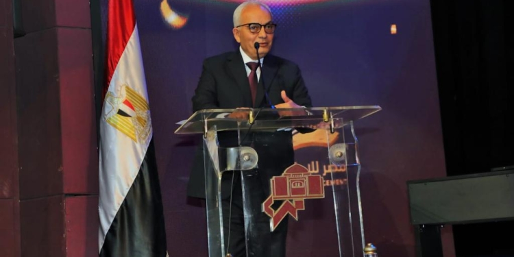 أحمد كريمة: قرار "التعليم" بحظر إرتداء النقاب بالمدارس "صائب"