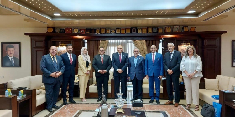 مدير معهد إعداد القادة يبحث التعاون مع رئيس جامعة عمان الأهلية 