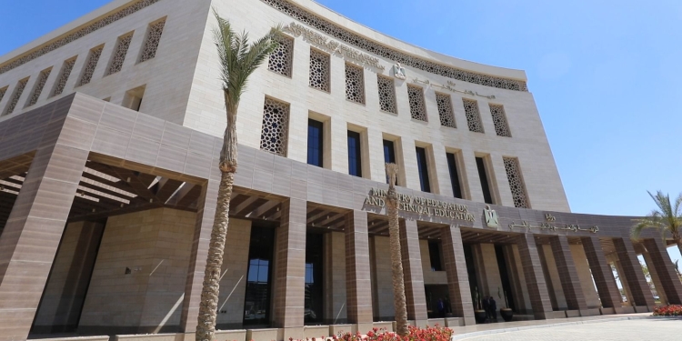 تداول أسئلة واجابات امتحانات الأول الثانوي الترم الثاني 2024 على تليجرام