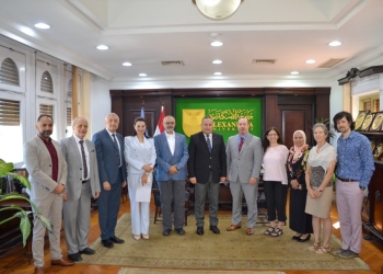 رئيس جامعة الإسكندرية يبحث التعاون مع وفد جامعة فيرجينيا تك الأمريكية