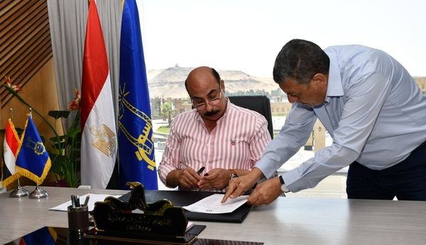 محافظ أسوان يوافق على النزول بالحد الأدنى للقبول والالتحاق بمدارس التعليم الثانوي