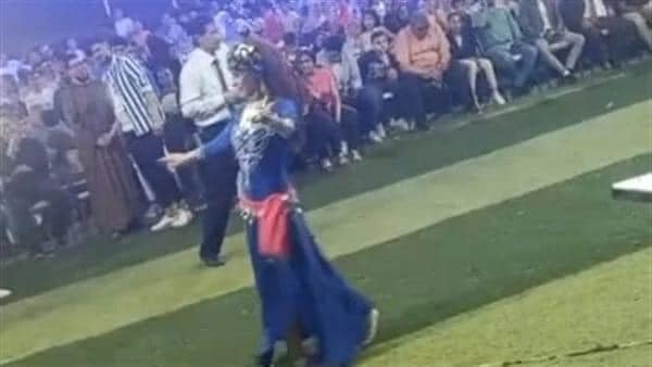 شاهد.. راقصة بحفل تكريم أوائل الثانوية العامة 2023 بالقليوبية