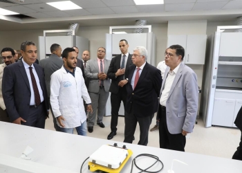وزير التعليم العالي يتفقد مدينة زويل ويشيد بالاعتماد الدولي للبرامج الدراسية