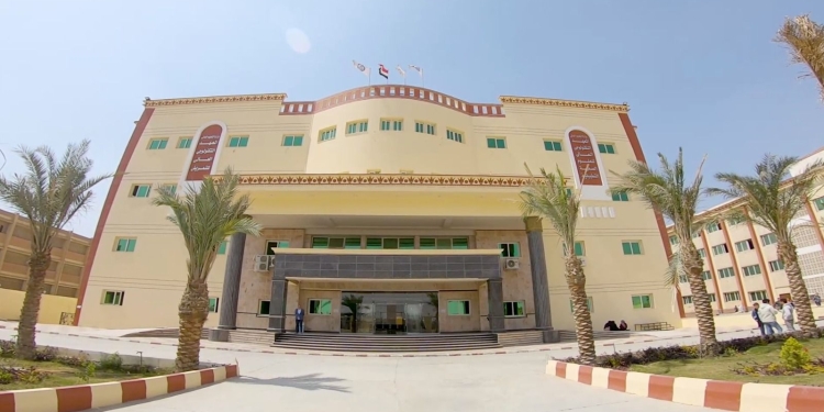 يتكلف خريجيه بوزارة الصحة.. شروط القبول بالتكنولوجي للتمريض لطلاب تنسيق المرحلة الثالثة