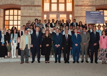 فوز طلاب الألمانية بالقاهرة بالمركزين الأول والثالث في هاكثون تحسين كفاءة المياه باستخدام الذكاء الإصطناعي