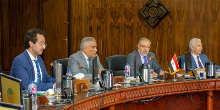 جامعة طنطا تستعرض تقريرا حول الأداء المالي للوحدات الاقتصادية