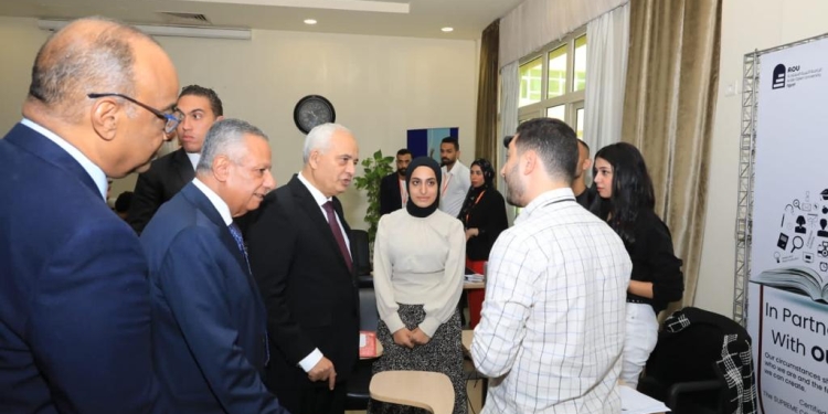 «حجازي» يبحث التعاون مع الجامعة العربية المفتوحة بمجالات التربية وتكنولوجيا المعلومات