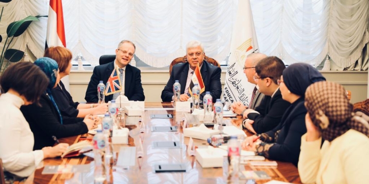 وزير التعليم العالي: زيادة التعاون في التخصصات البينية بين الجامعات المصرية والبريطانية