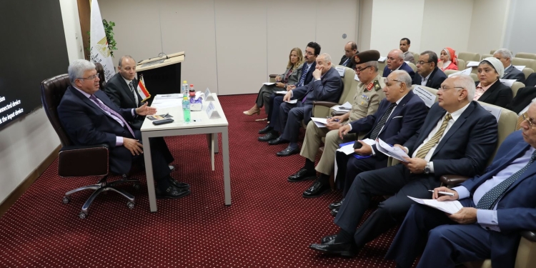 الاعلى للتعليم التكنولوجي يوجه بتطبيق الساعات المعتمدة وتصميم برامج بينية