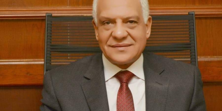 محافظ الجيزة يعتمد ترقية ٢٧ معلماً وأخصائيًا