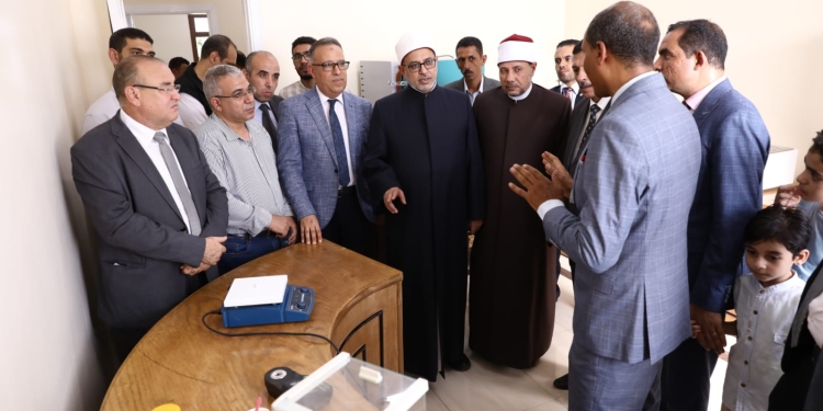 رئيس جامعة الأزهر يشيد بحاضنة الأعمال التكنولوجية «رواق» أسيوط مؤكدًا أنها تسهم في دعم توجه الدولة نحو ريادة الأعمال