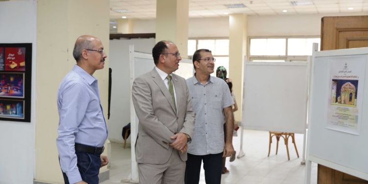 افتتاح المعرض الفني التشكيلي للاعمال المسرحية لاعضاء هيئة التدريس بقسم المسرح بجامعة حلوان
