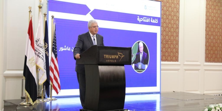 منح لأكثر من 20 الف طالب ومهني.. تفاصيل برنامج رواد وعلماء مصر