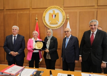 وزراء التعليم العالي والبيئة والتربية يشهدون توزيع جوائز مسابقة أفضل جامعة صديقة للبيئة