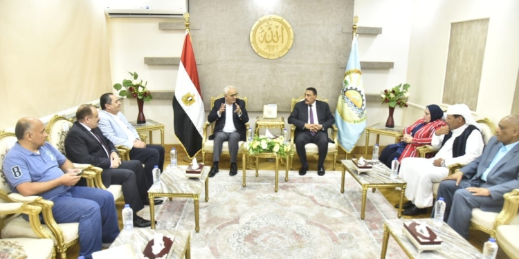 «حجازي» و«شعيب» يضعان حجر أساس مجمع مدارس الريفية ويفتتحان المدرسة اليابانية