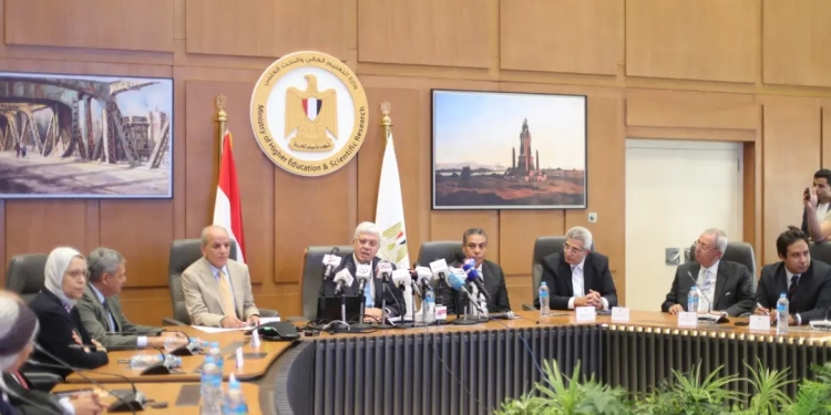 تنسيق المرحلة الثانية 2023.. الأماكن الشاغرة للشعبة الأدبية