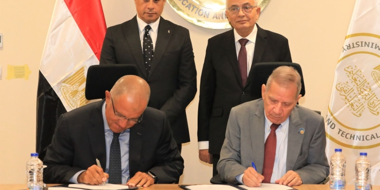 وزير العمل: مدارس التكنولوجيا التطبيقية تلعب دورًا كبيرًا في تصدير العمالة فى الخارج