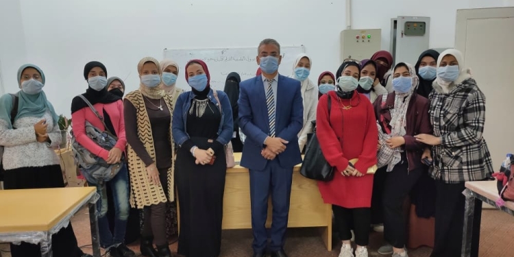 حملة اسر بلا أمية فى جامعة حلوان