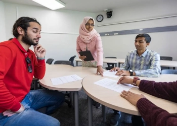 طلاب-بجامعة-لينكولن-في-نيوزيلندا